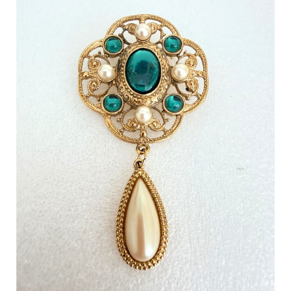Vintage 1980s Gold Tone Emerald Green Glass Cabochon Faux Pearl Teardrop Dangle